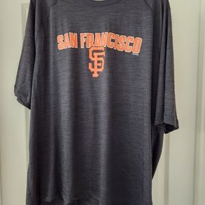 San Francisco Giants tee shirt.